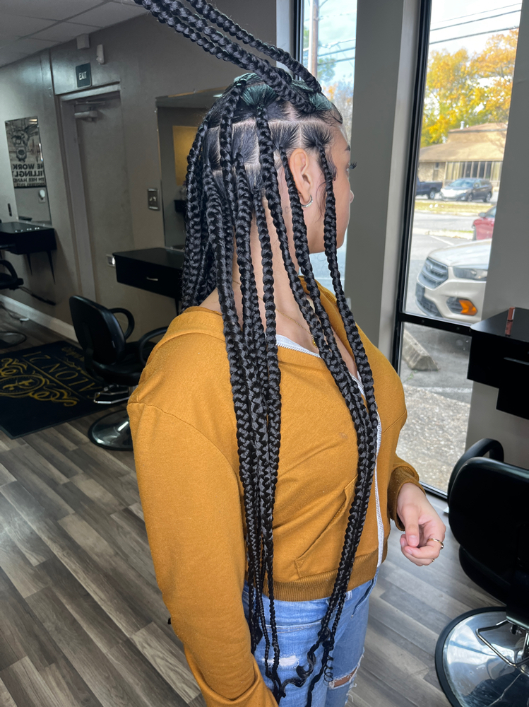 Large knotless braids