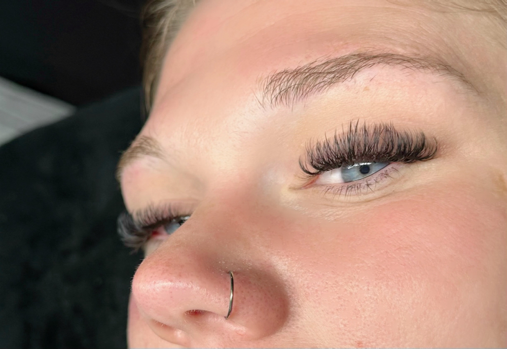 Volume Lashes Full Set