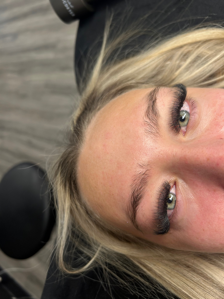 volume lashes