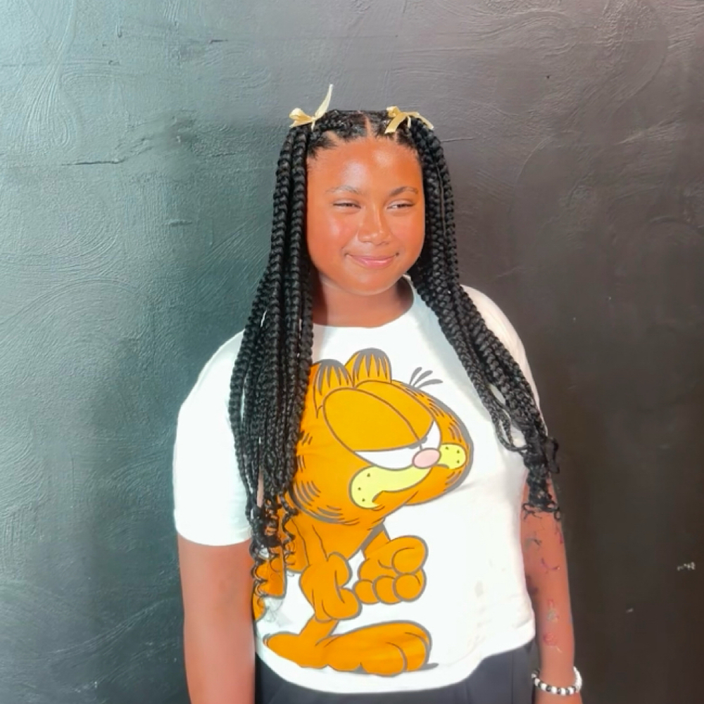 Jumbo Knotless Braids: Mid Back at THEZOEWAYY in Park Forest, IL