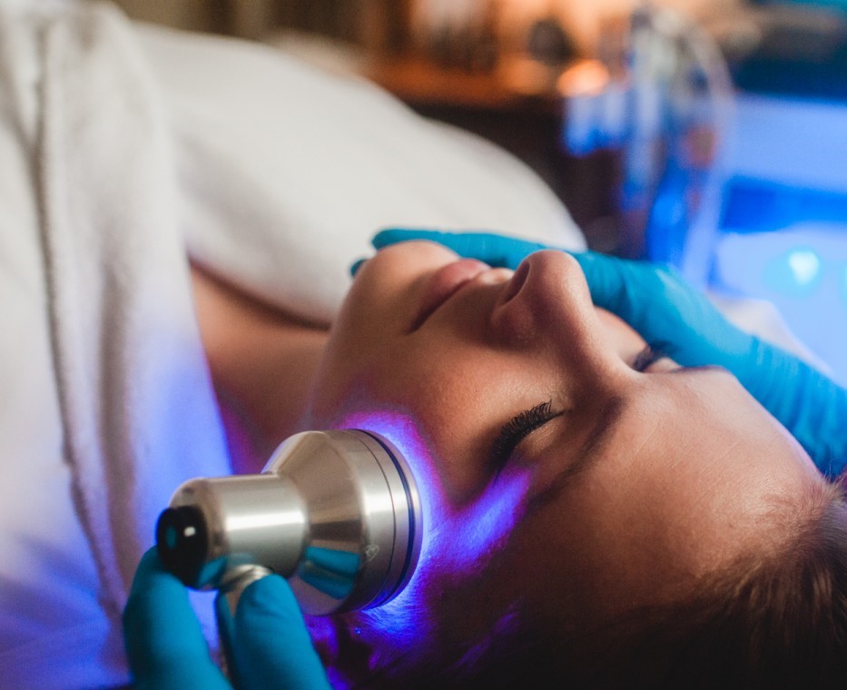 Microcurrent w/ LED Facial