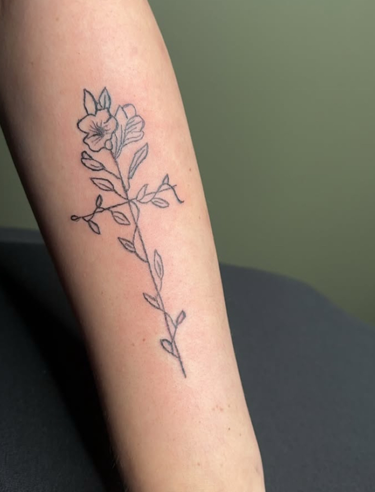 Fine Line Tattoo