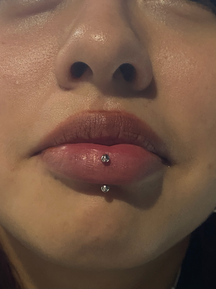 Vertical Labret