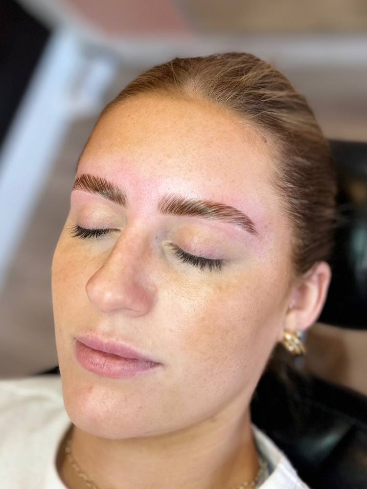Brow Lamination with Tint