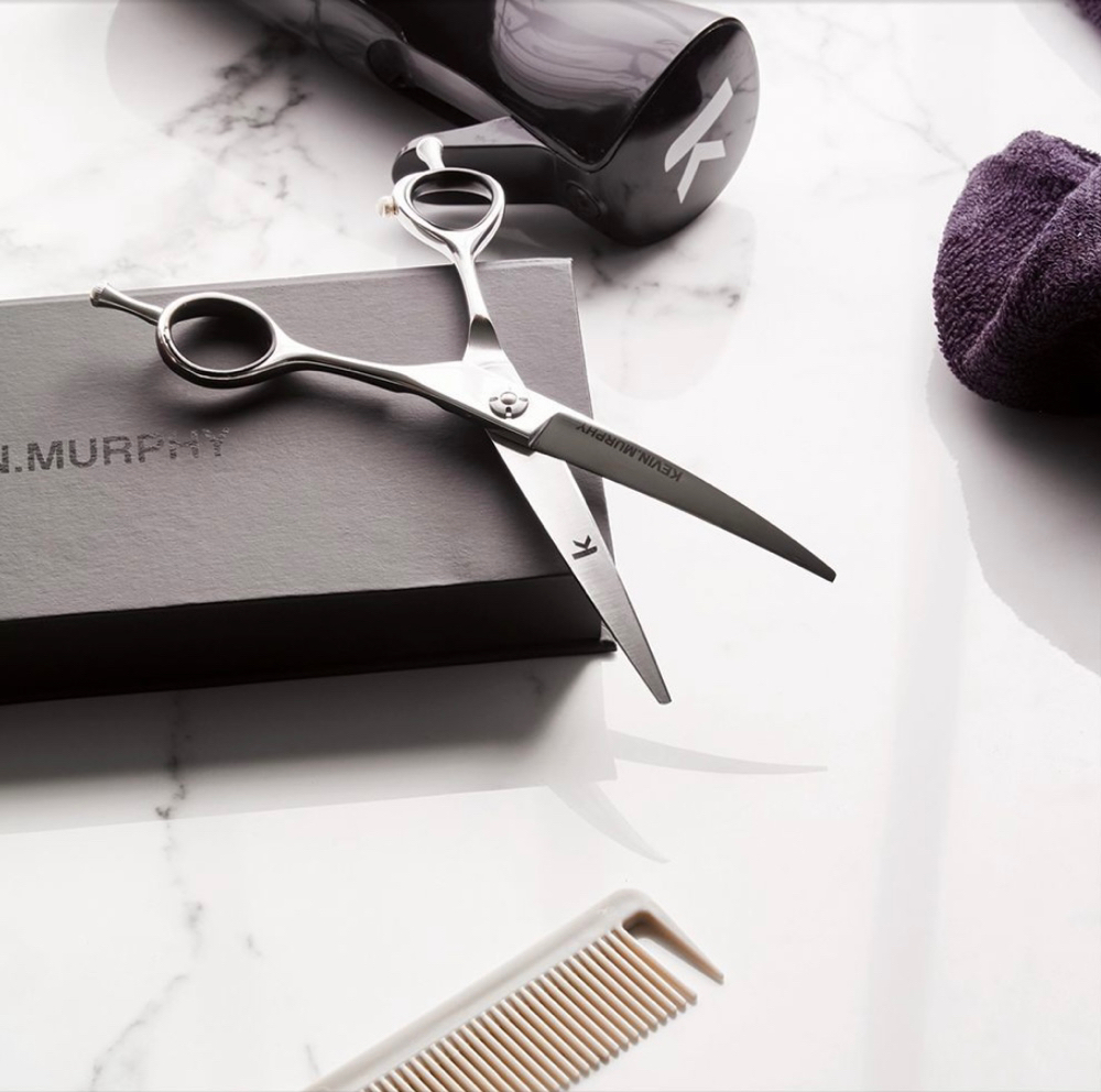 WOMEN’S CUT