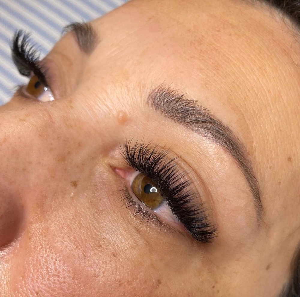 Volume Lashes Full Set