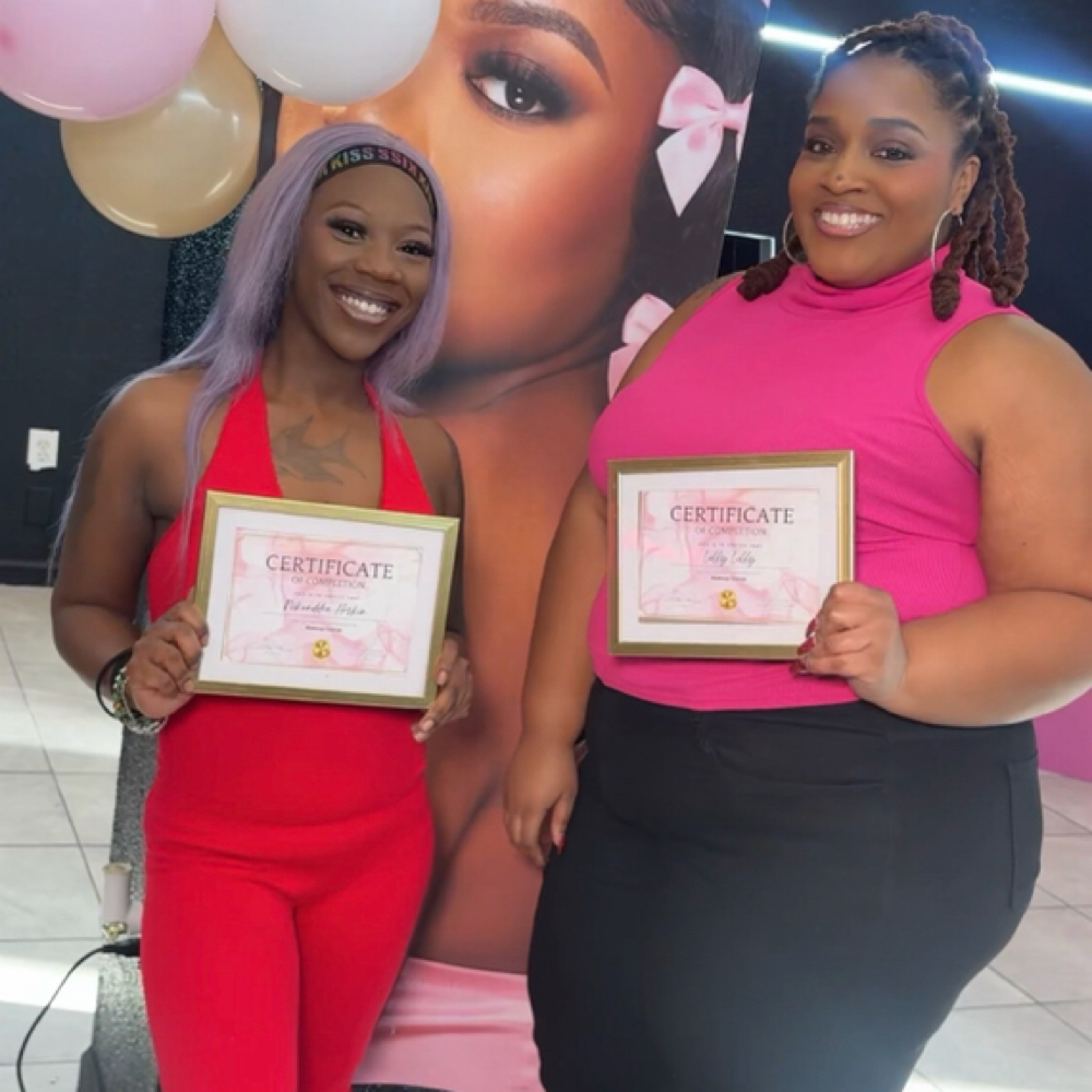 1:1 Beginner Makeup Class W/KIT at Theslaylife in Dallas, TX