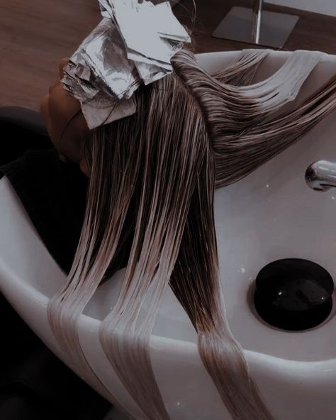 Foil Highlight at Obsidian Salon LLC in Mason, OH