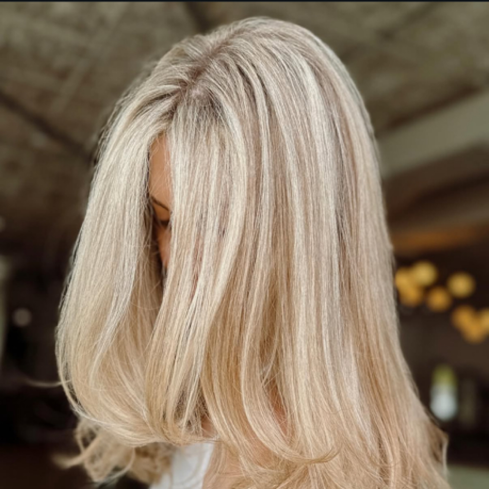 Full Foil with Alexia at Form Hair Studio FL in Fort Lauderdale, FL
