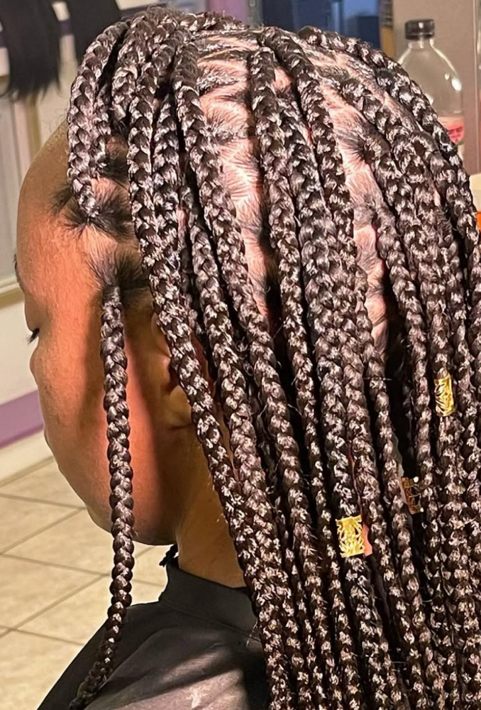 Med Boho Shoulder/ Bob Box at TheHairAllure in Indianapolis, IN