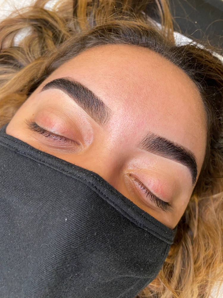 Deluxe Brow Design & Tint