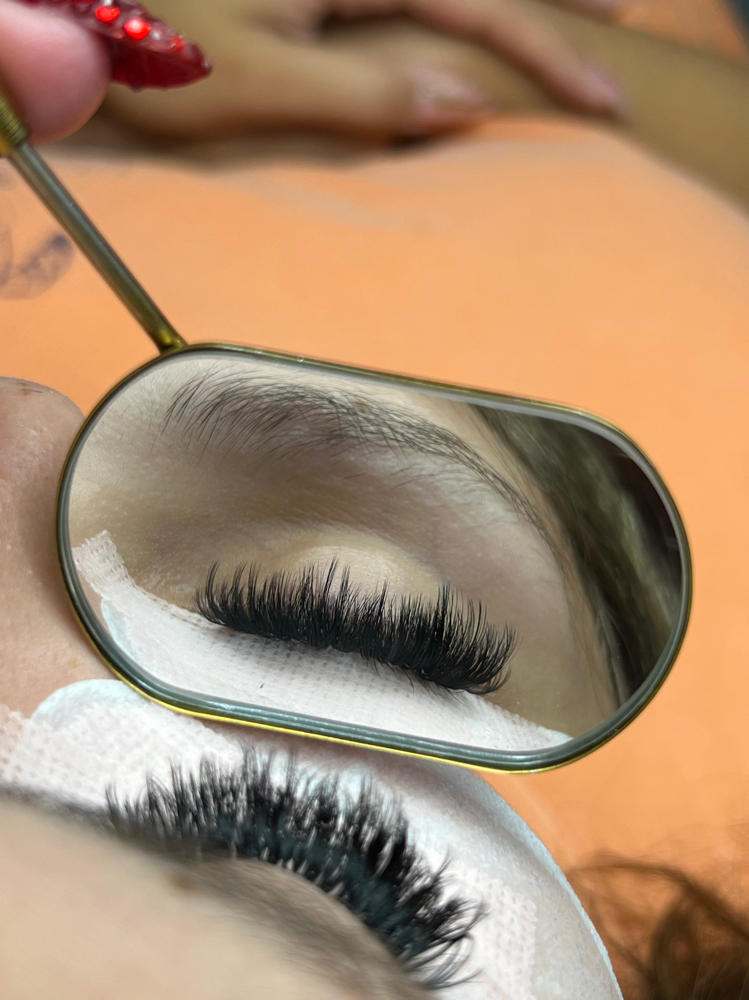 Wispy Lash Full Set at Everlasting Beauty in Dexter, MO