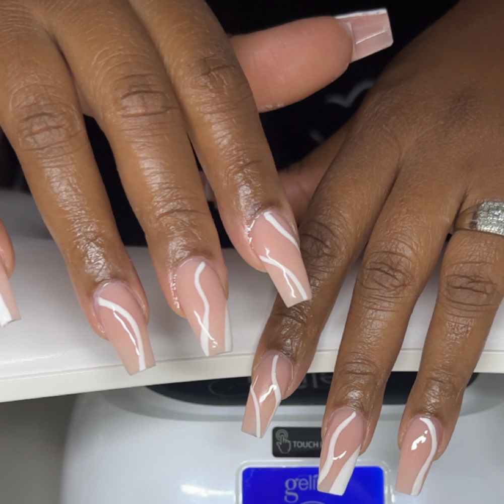 Simple Line Design at The Nail District in Reisterstown, MD