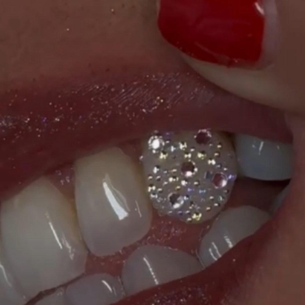 Chandelier Tooth at KB Beauty Bar in Lake Elsinore, CA