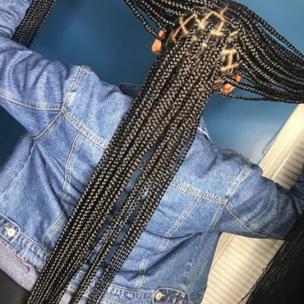 Medium Knotless at LoXperience in Kansas City, MO