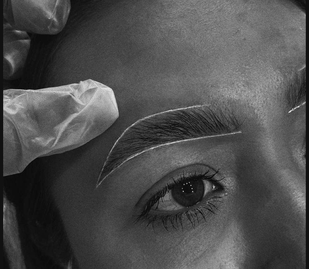 Brow Wax & Shaping