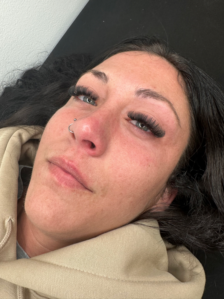 Volume Lashes Discounted