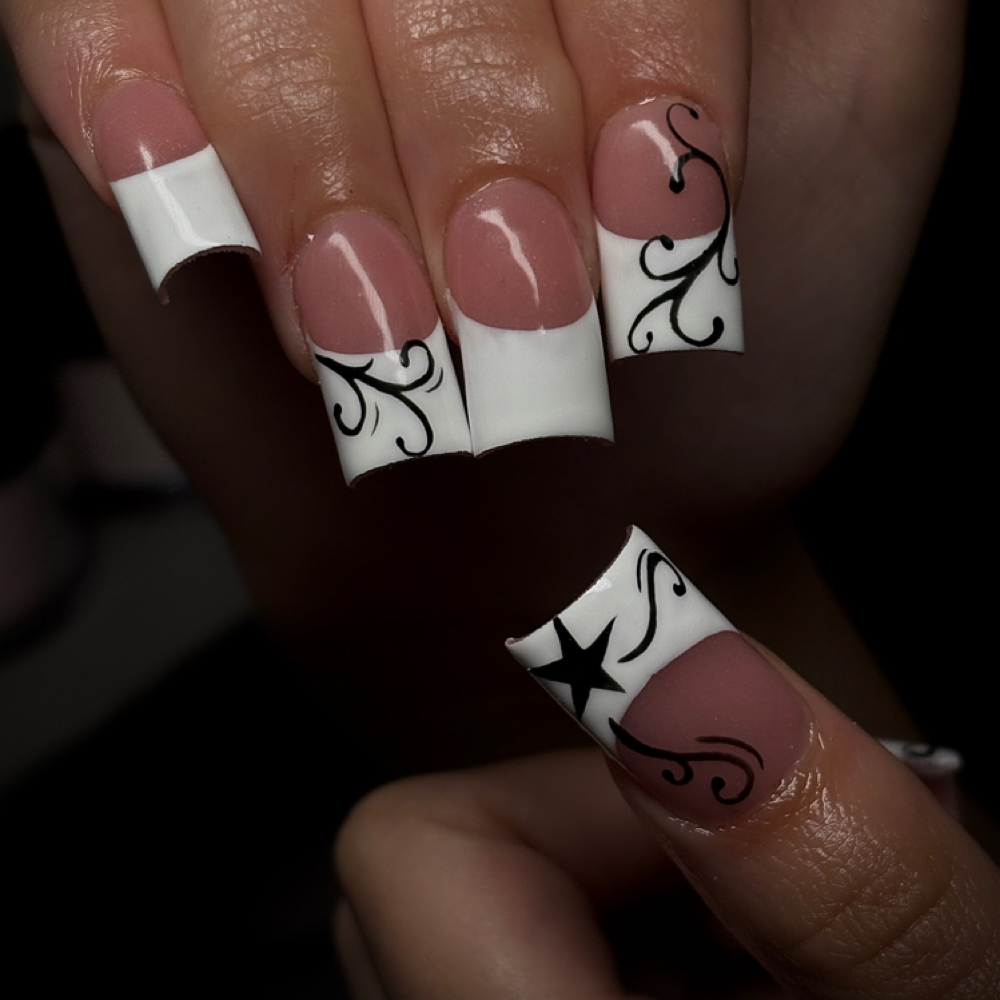 Medium Set at STAR CLAWZ in Dallas, TX