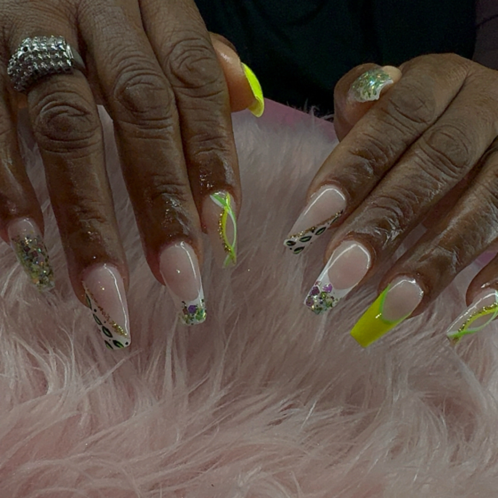 Gel-x Medium Set at DiamondKnails in Memphis, TN