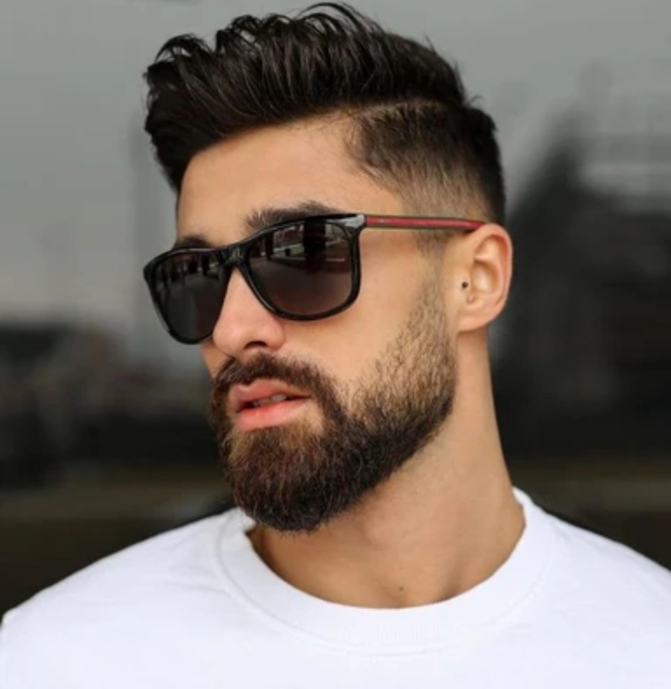 Quick Beard Trim with trimmers at Pinpoint Barbershop in Kirkland, WA