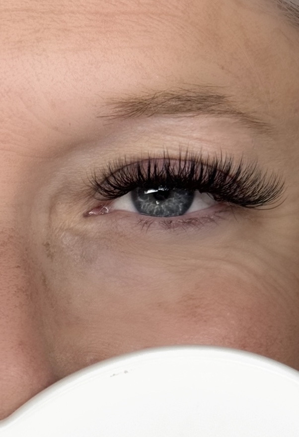 “W” Lash Volume Fill 2 Week