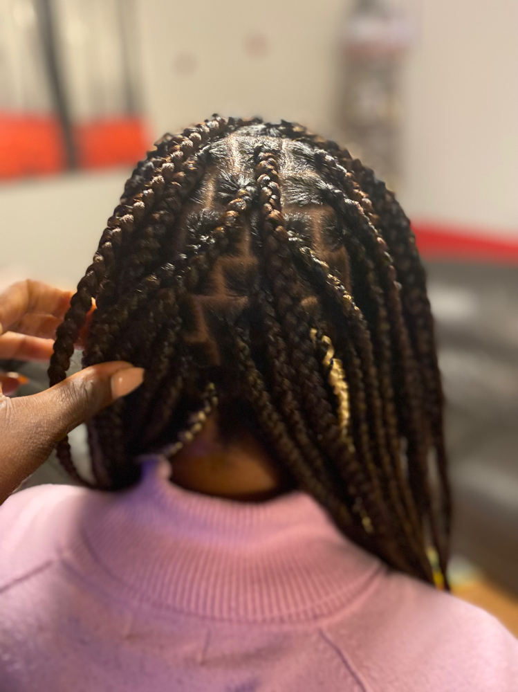 Medium Knotless Box Braids