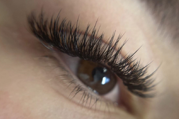 Hybrid Eyelash Extensions