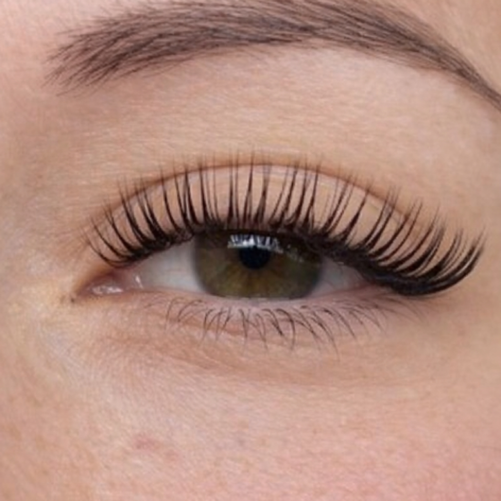 Classic Full Set at XO Lash Effect LLC in Walden, NY