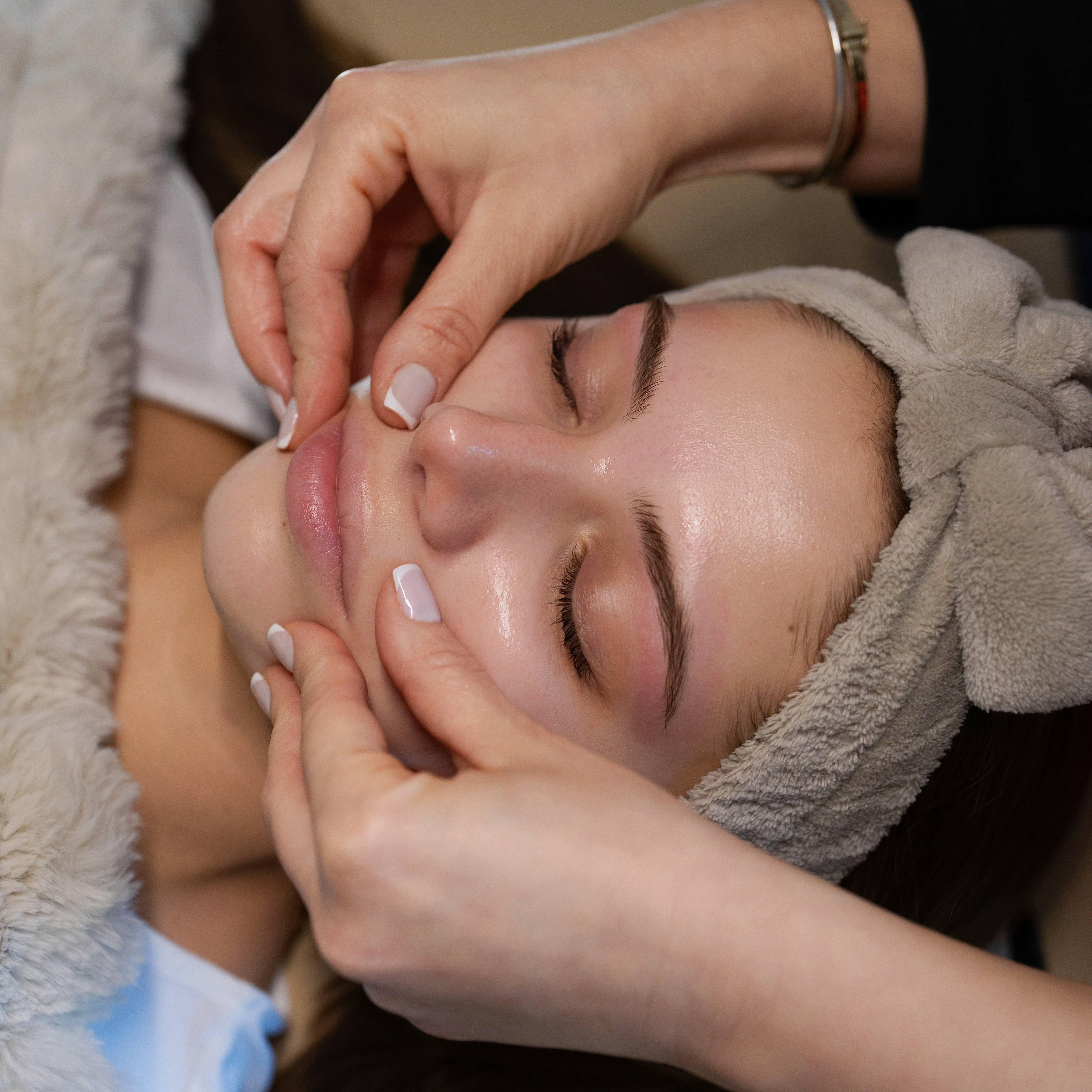 Facial Sculpt And Detox