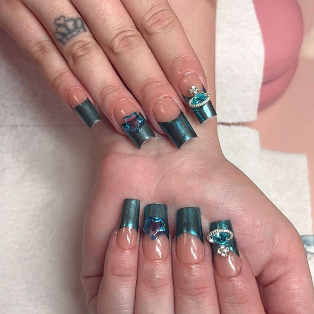 bestie deals at Nailswithliyah in Pensacola, FL
