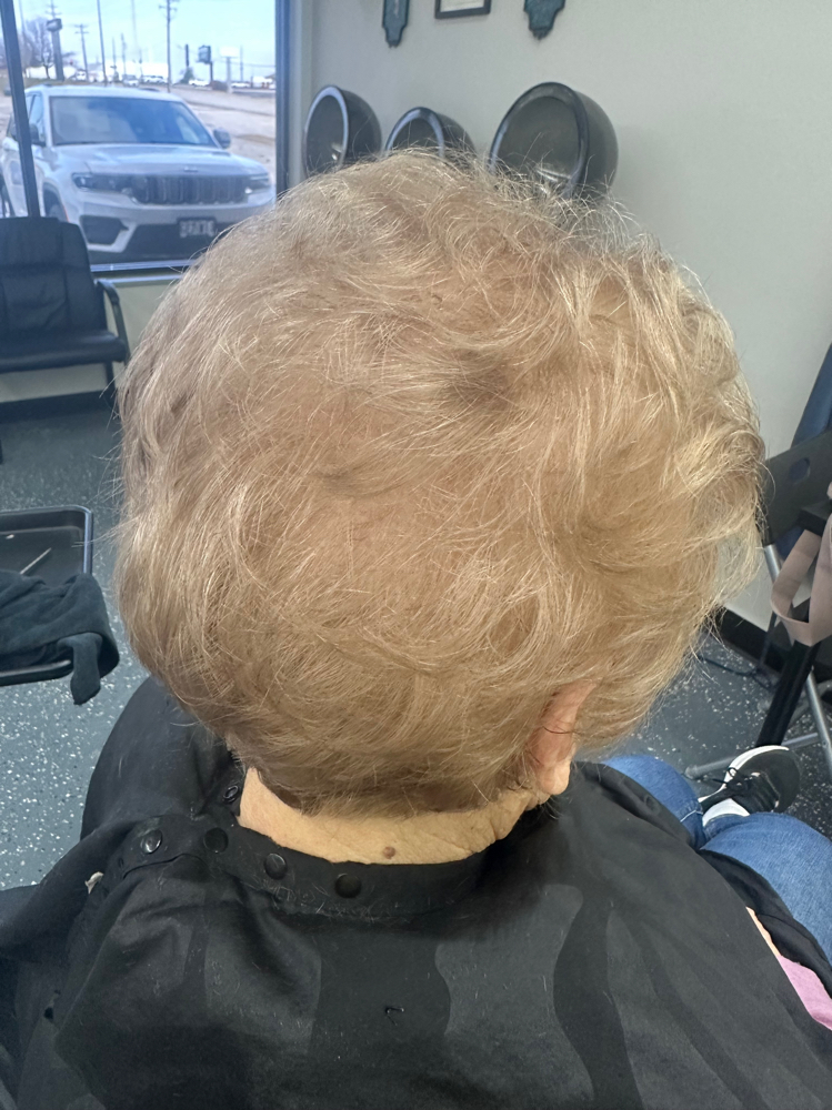 Shampoo Set at B's Salon in St. Peters, MO