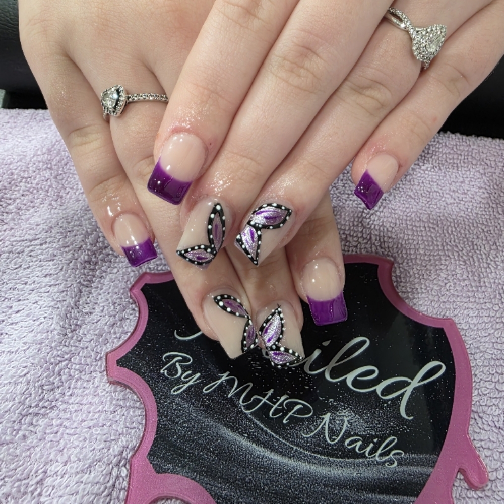 4 Nail Art at MHp Nails in Sandusky, OH
