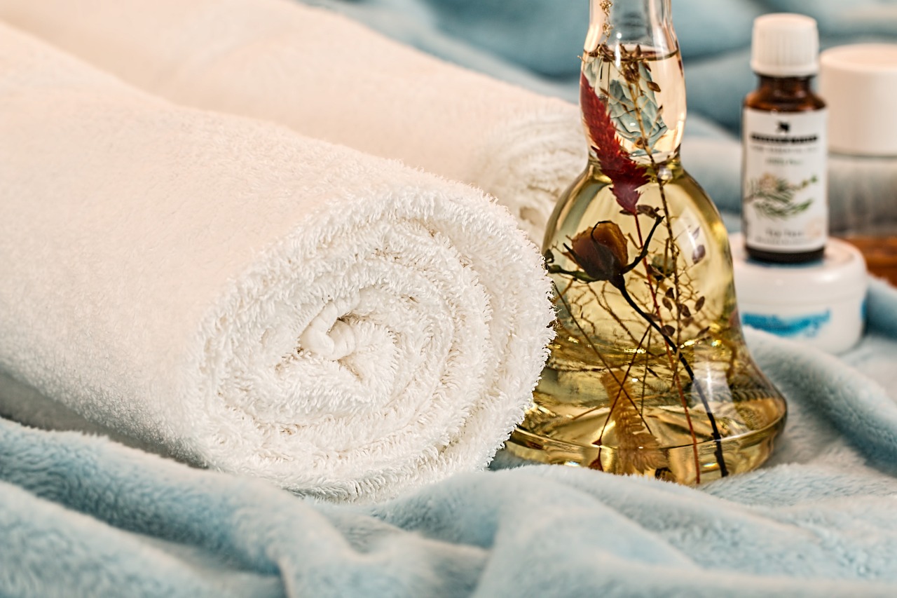 Himalayan salt stone massage