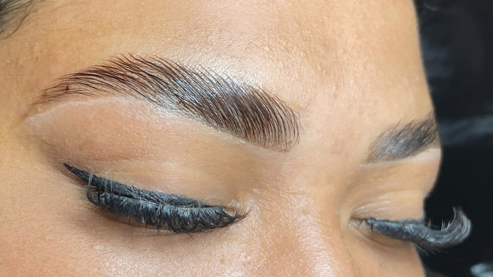 Eyebrow shaping
