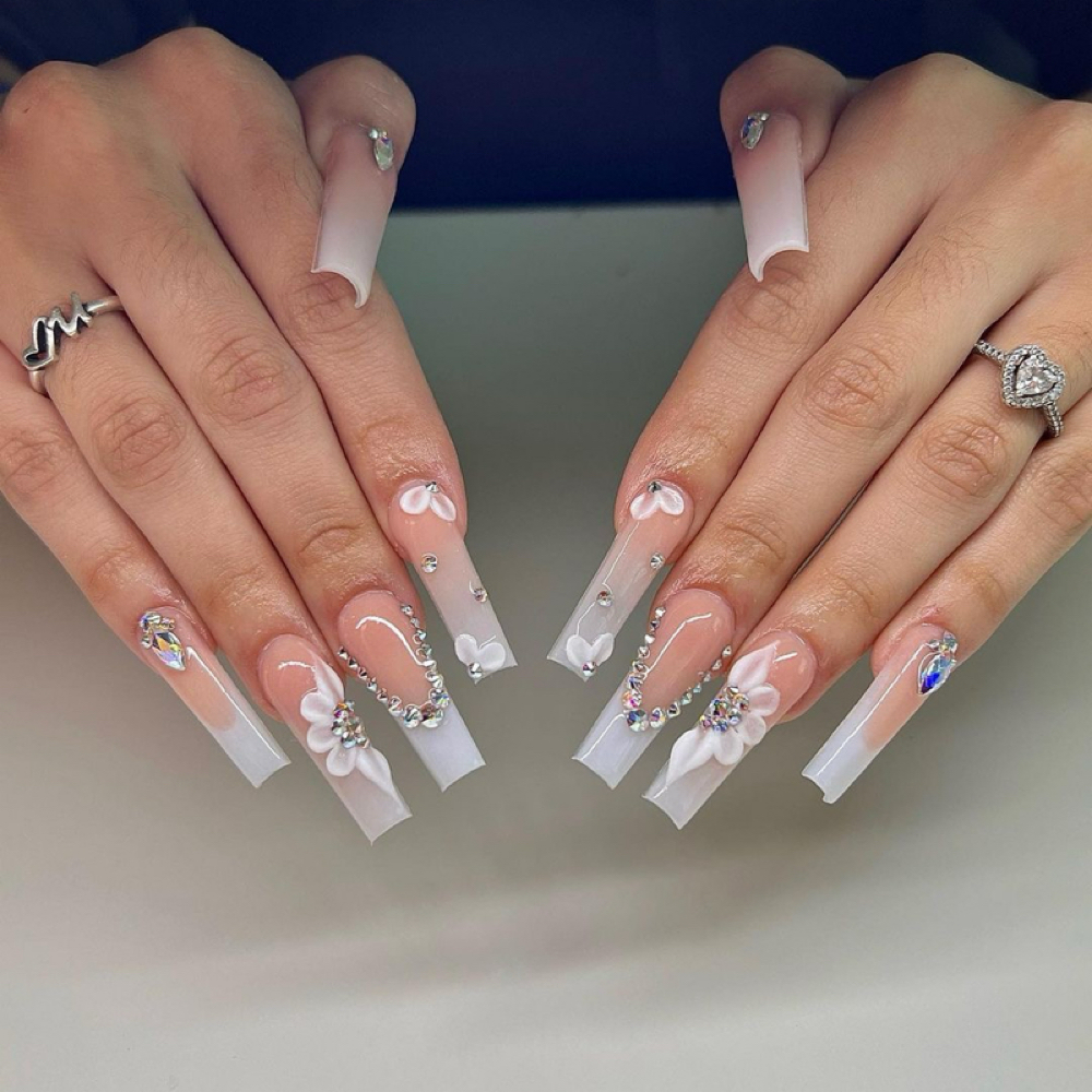 Uñas Extra Largas at BLOOM by Bianka ✨️ in Manitowoc, WI