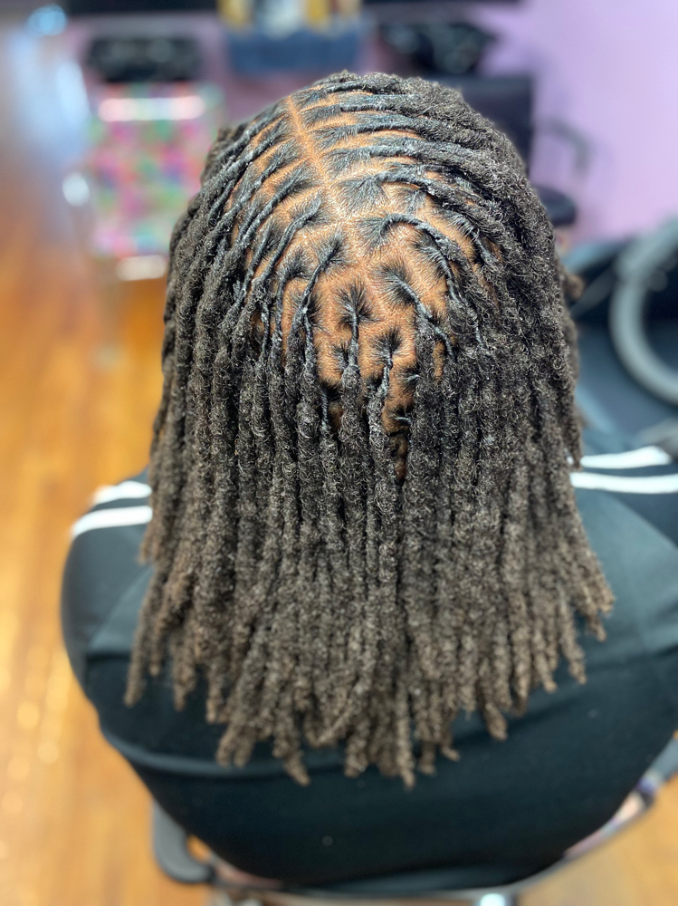 Retwist Below Shoulder to Mid Back