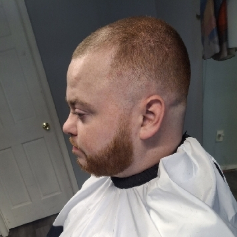 Adult Haircut at Mezmorize in Anderson, IN