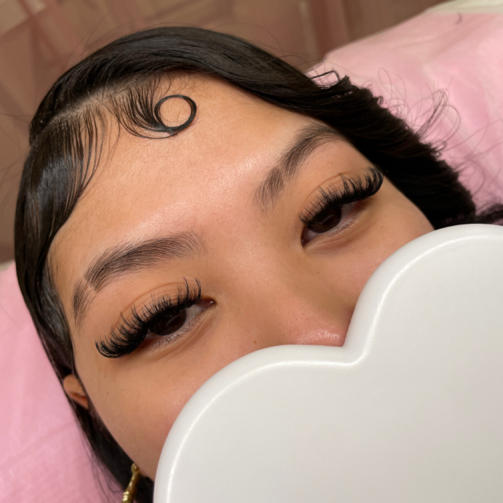 Wispy Volume / Volume at Pretty in Minks in Maplewood, MN