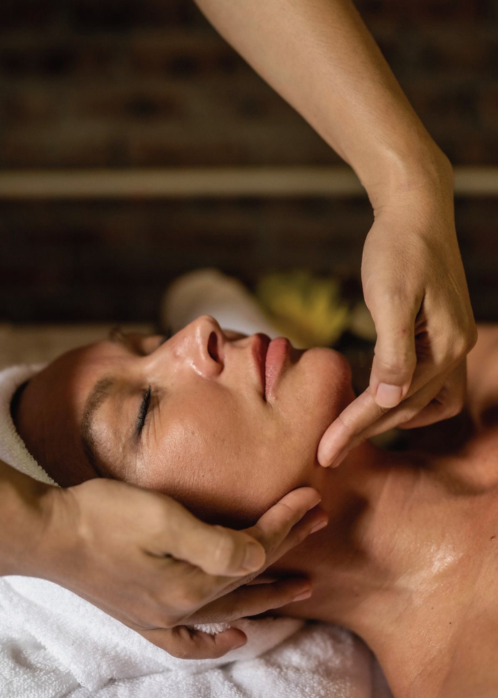 Sculpting Facial Massage