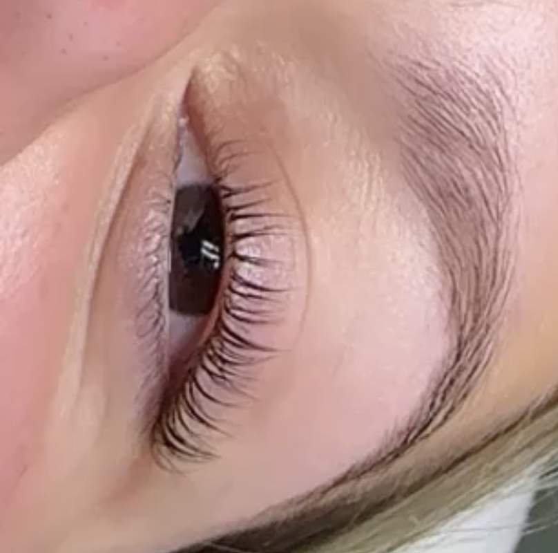 Eyebrow Lamination + Tint + Wax
