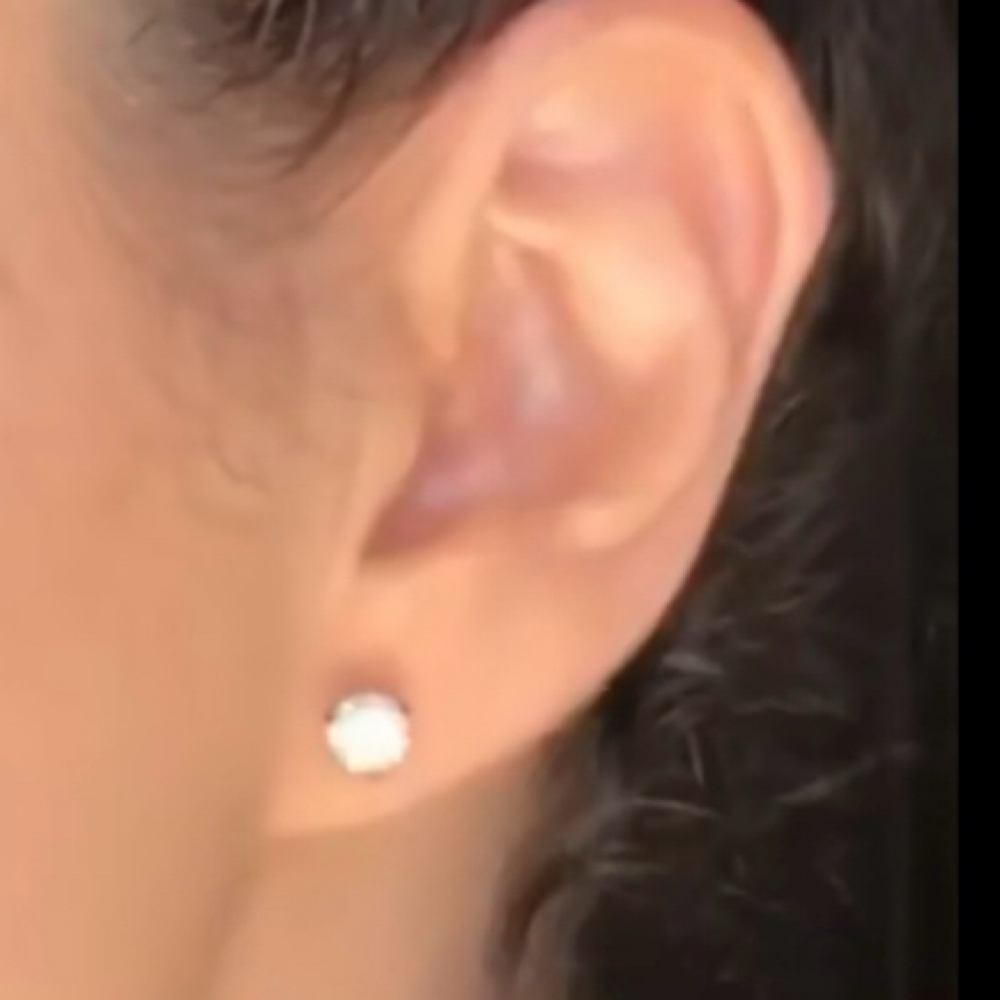 Side Burns at Waxaholic Wax Bar in Memphis, TN