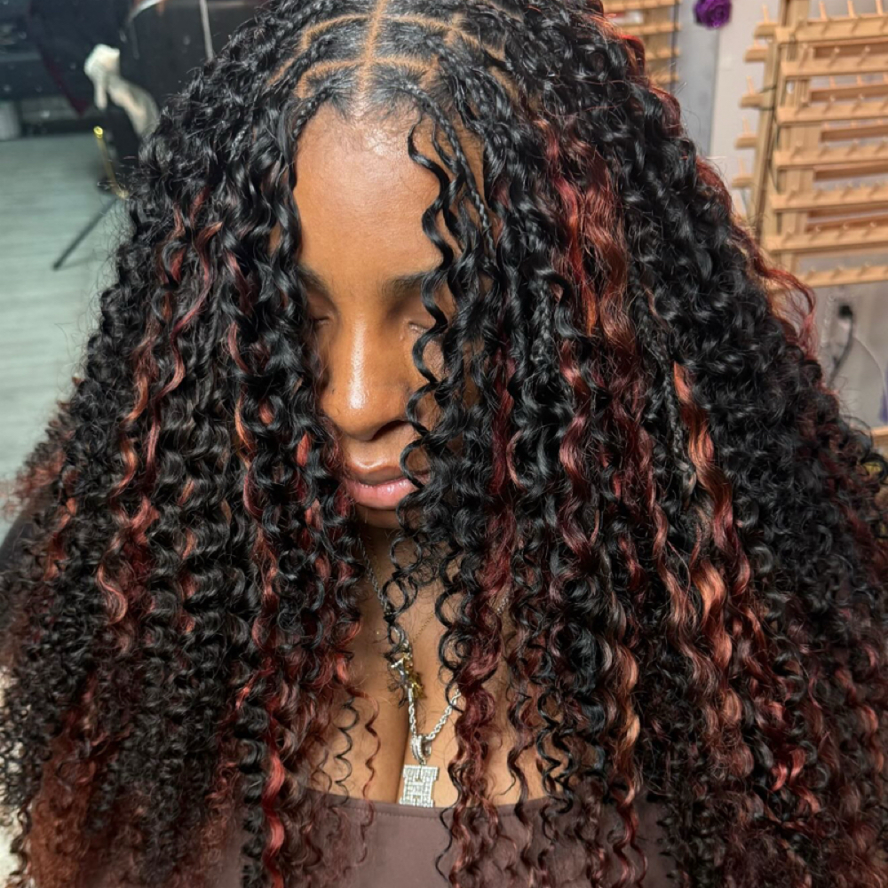 Small miracle braids at Queen of knotless‼️👑 in Warren, MI