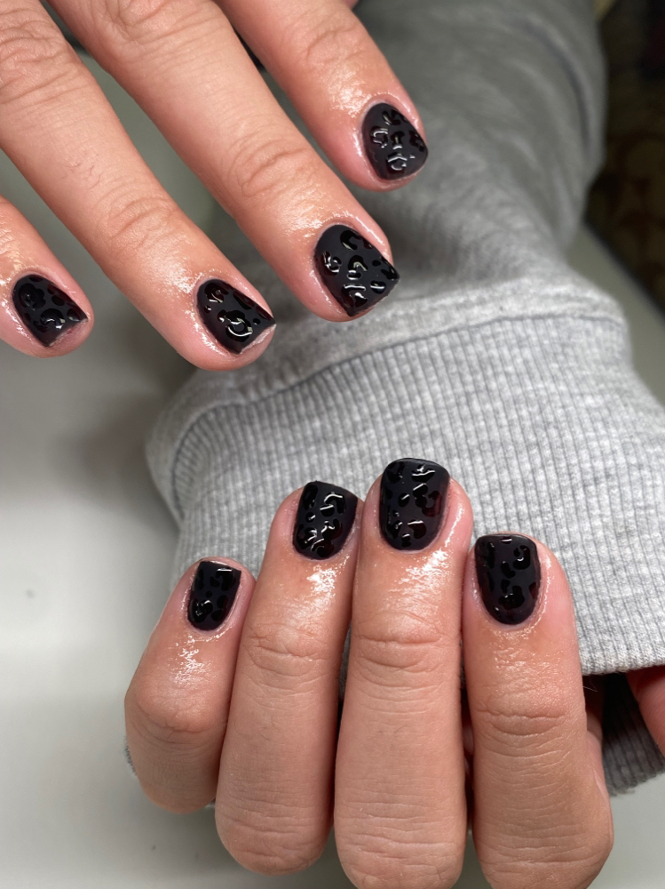 womens gel manicure