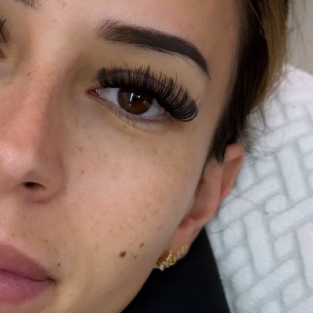 Hybrid Full Set at Lashes by LeslieT in Brighton, CO