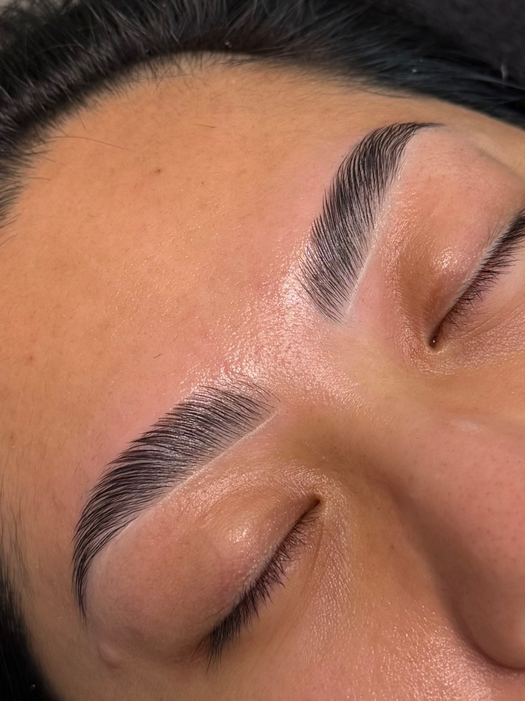 Brow Lamination + Sculpt