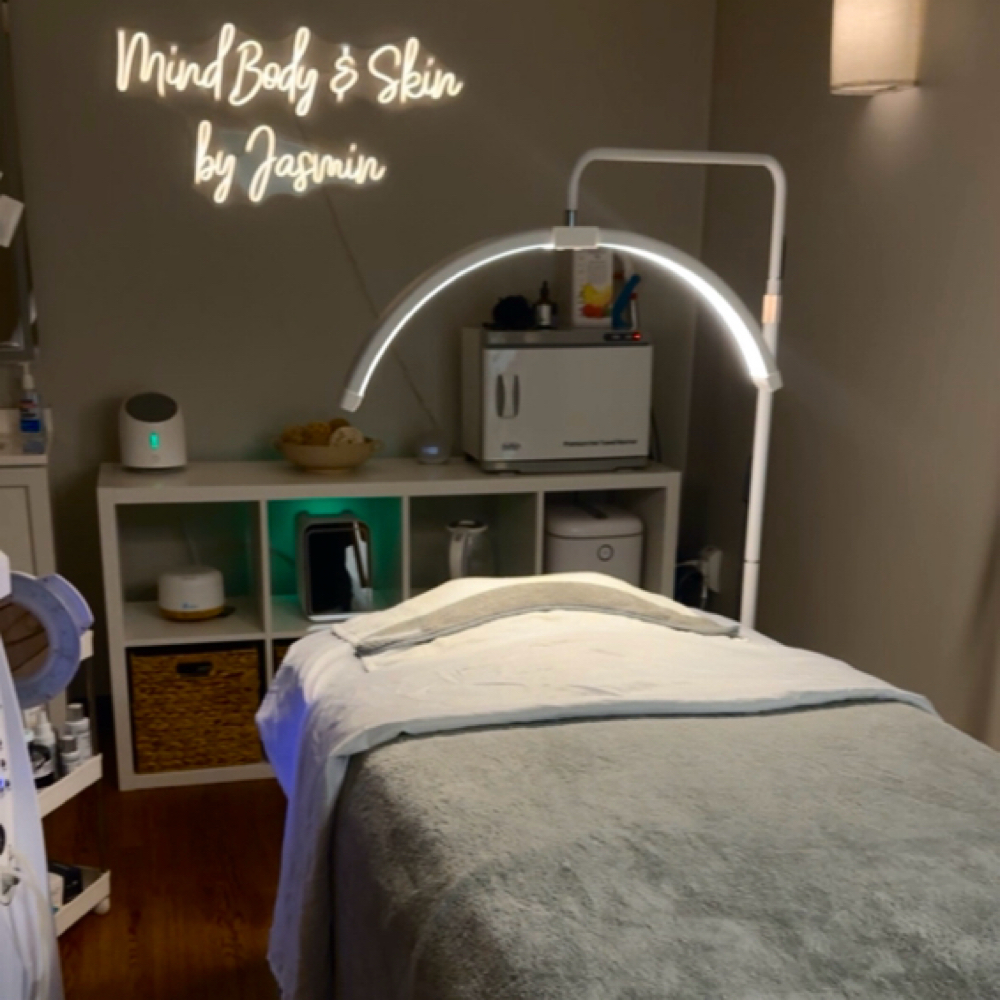 New Client Skin Consultation Facial at Mind Body & Skin by Jasmin LLC in Largo, FL
