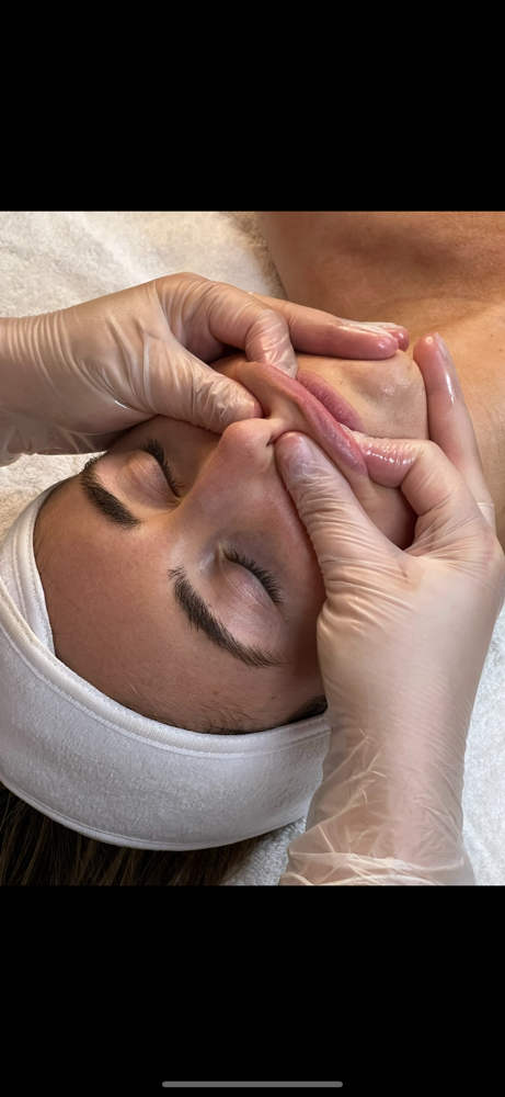 The Buccal Sculpt at Oz Skin in New York, NY