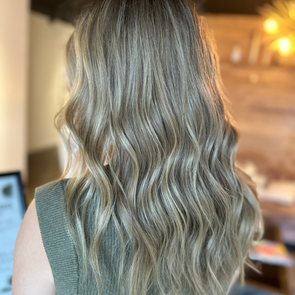 Root Touch Up at Blonde/HAUS in Las Vegas, NV