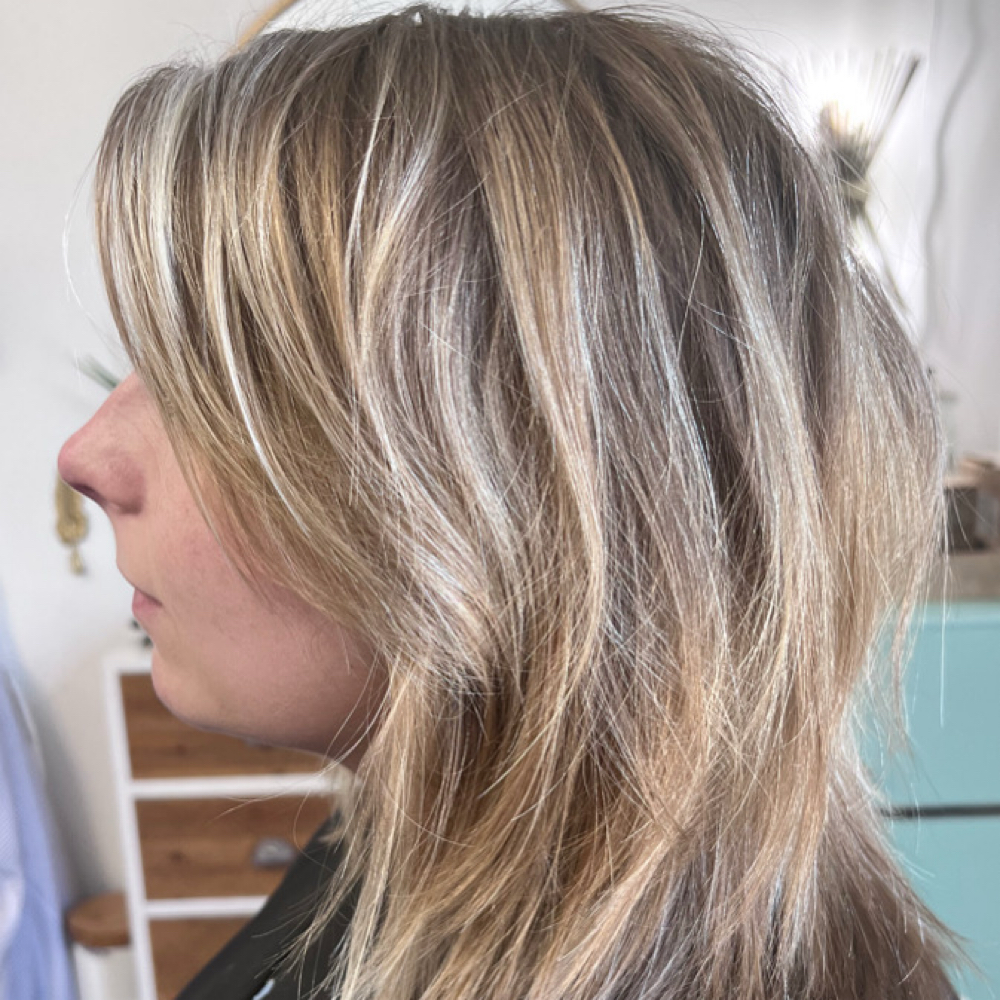 Custom Foil (Partial) at Jen @ Hive Beauty Co in Helena, AL