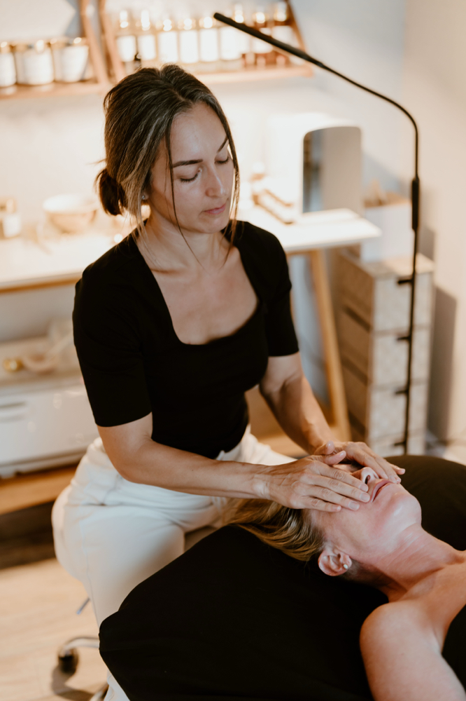 Sculpting Face Lift Massage
